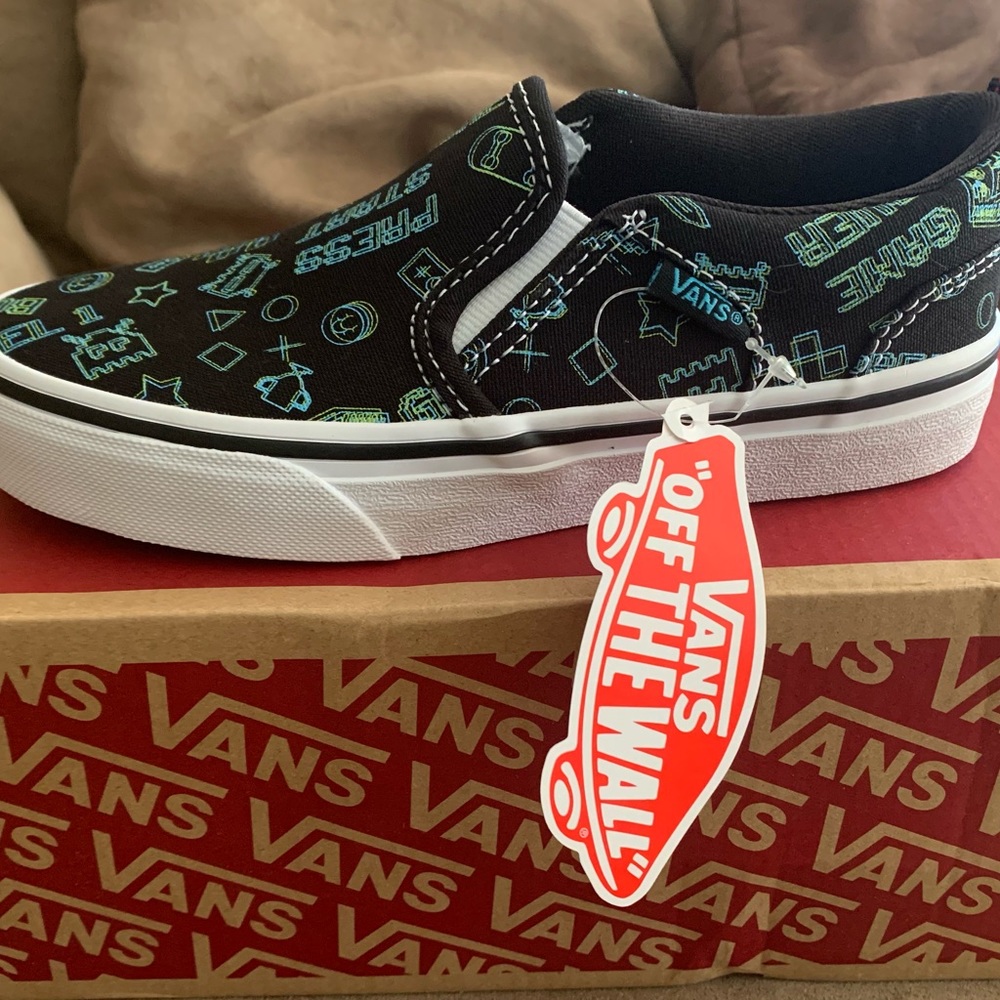 Brand new with tags Vans Asher Shoes.